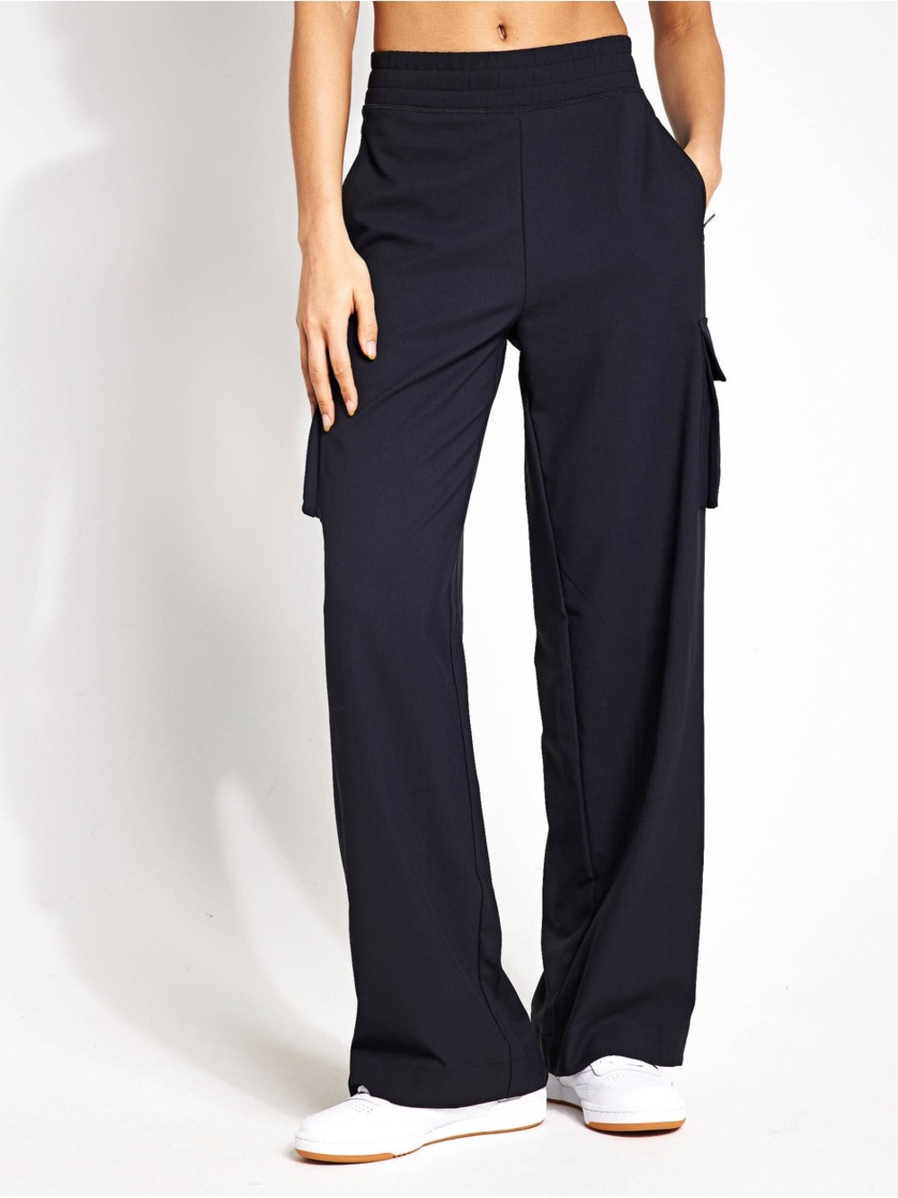 Beyond Yoga Women's City Chic Cargo Pant - Black